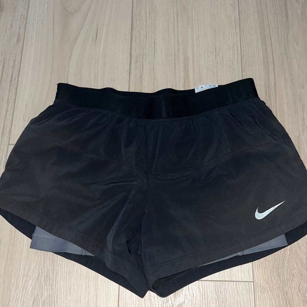Nike tennis shorts
